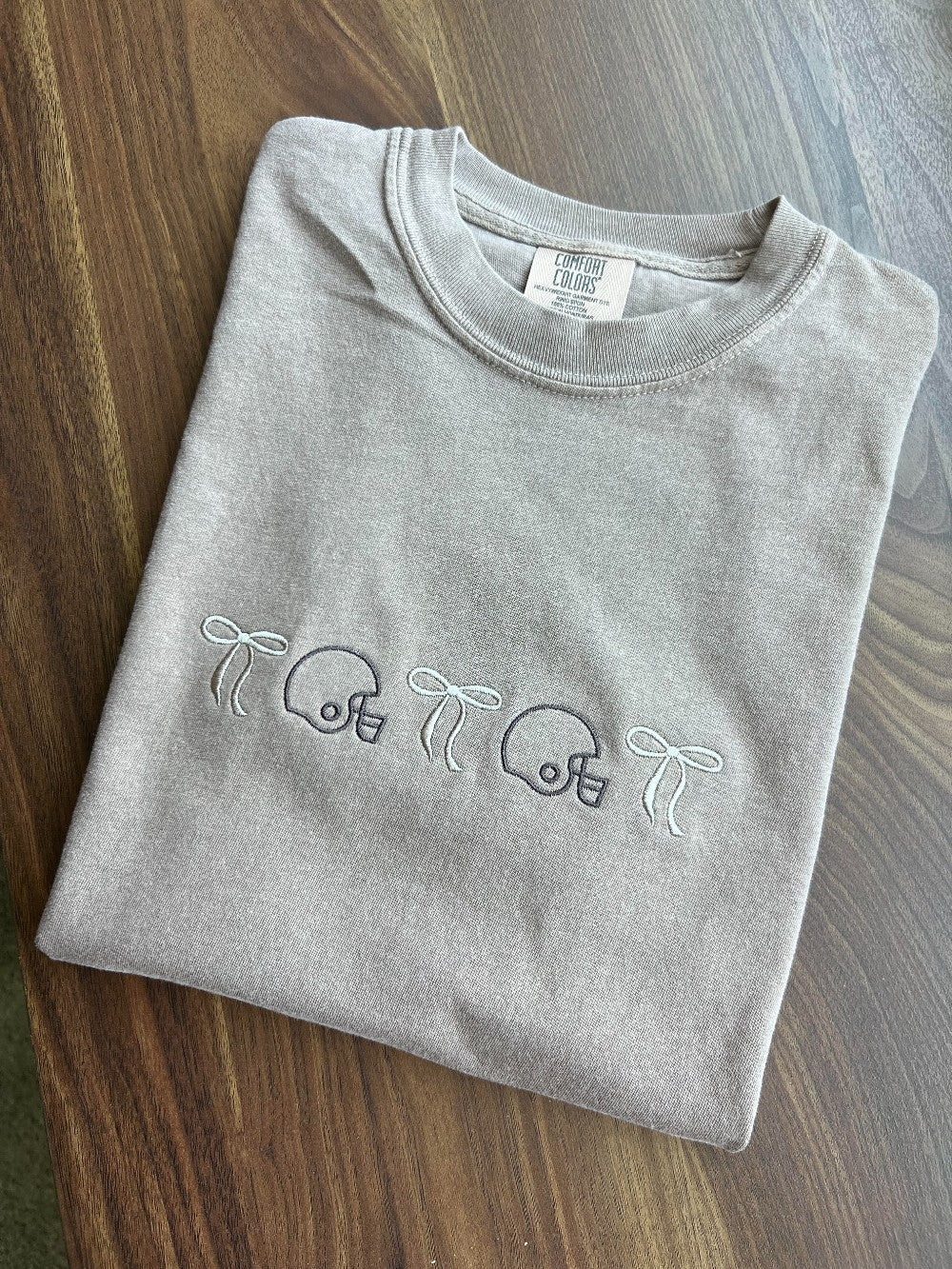 Helmets & Bows Tee - Espresso|1539